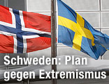 Norwegen Flagge neben Schwedenfahne