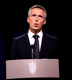 © Reuters/Scanpix Norway Ministerpräsident Jens Stoltenberg spricht bei Trauerfeier in Oslo