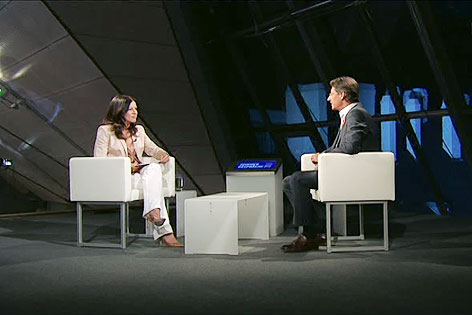 © ORF Ingrid Turnher im Gespräch mit BZÖ-Clubobmann Josef Bucher
