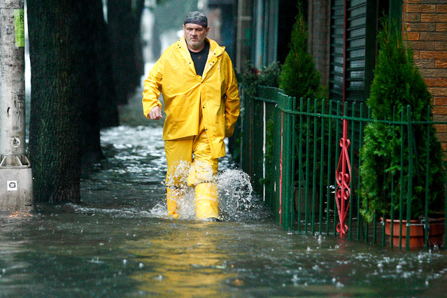 © Reuters/Kena Betancur Überflutete Straße in New Jersey