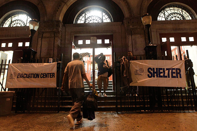 © AP/Mary Altaffer Evakuierungszentrum in Manhattan