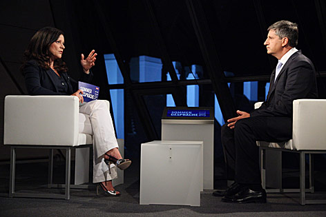 © APA/ORF/Milenko Badzic Vizekanzler Michael Spindelegger mit Ingrid Thurnher bei den "Sommergesprächen"