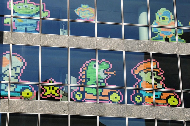 © http://www.postitwar.com Bild aus Post-Its an Fensterscheibe
