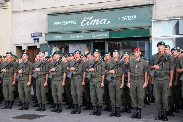 © ORF.at/Birgit Hajek Angelobung am Yppenplatz in Ottakring