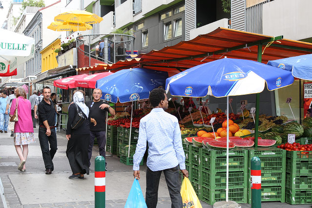 © ORF.at/Birgit Hajek Menschen am Brunnenmarkt in Ottakring