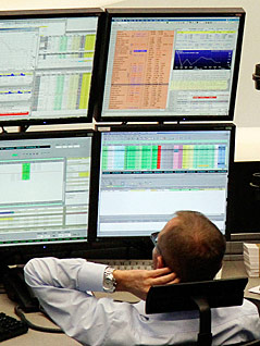 © Reuters/Pawel Kopczynski Trader an Frankfurter Börse