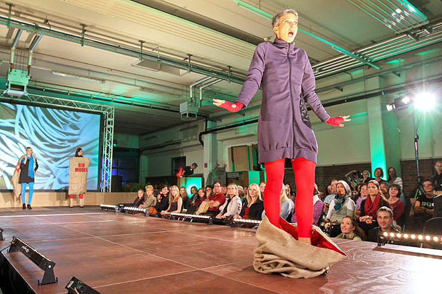 © ORF.at/Birgit Hajek Modenschau der Wear Fair Messe in Linz