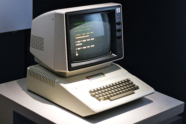 © Johnny S. Apple II