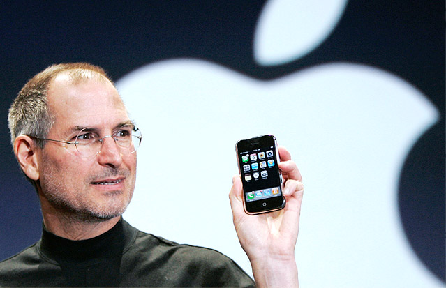 © AP/Paul Sakuma Steve Jobs bei der Präsentation der ersten iPhone-Generation 2009