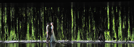 © Residenztheater/Hans Jörg Michel Szene aus "Das weite Land" im Residenztheater München