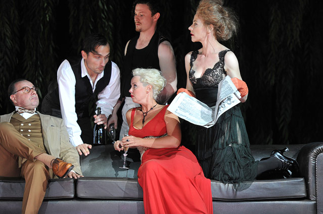 © Residenztheater/Hans Jörg Michel Das weite Land im Residenztheater München