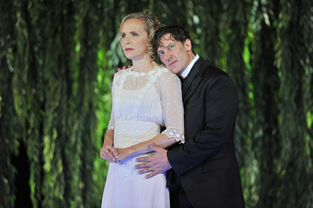 © Residenztheater/Hans Jörg Michel Das weite Land im Residenztheater München