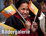 Zuschauer der königlichen Hochzeit in Bhutan