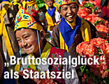 Bhutanesische Schulkinder bei der Zeremonie zur königlichen Hochzeit