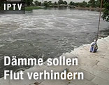 Staudamm in Randbezirk von Bangkok