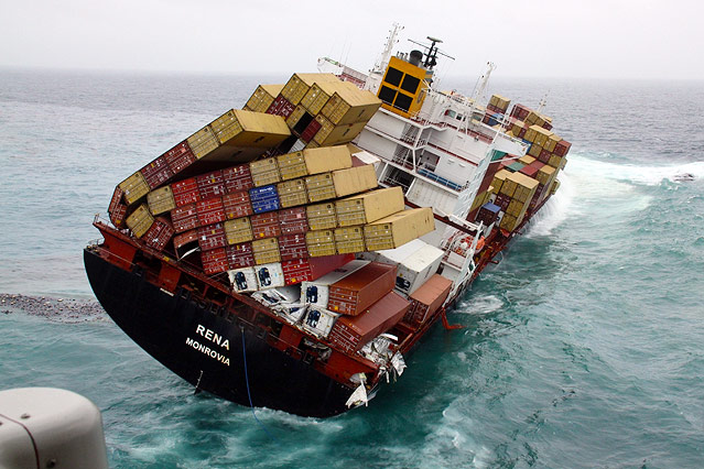 © APA/EPA/Mark Alen Havarierter Containerfrachter Rena vor der Küste Neuseelands