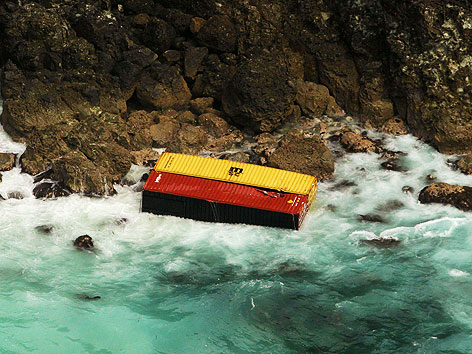 © AP/The New Zealand Herald, Alan Gibso Angespülter Container