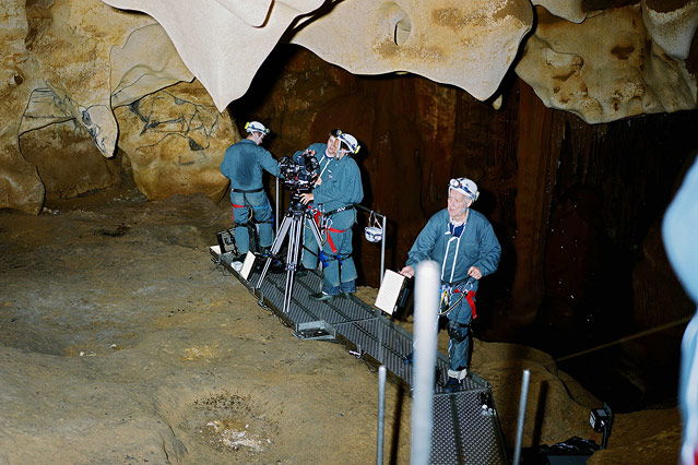 Werner Herzog mit Filmcrew