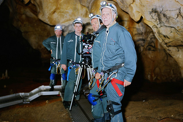 Werner Herzog mit Filmcrew