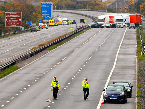 © APA/EPA/Chris Ison Unfall auf Autobahn in England