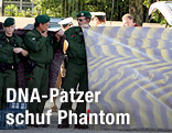 Polizisten am Tatort
