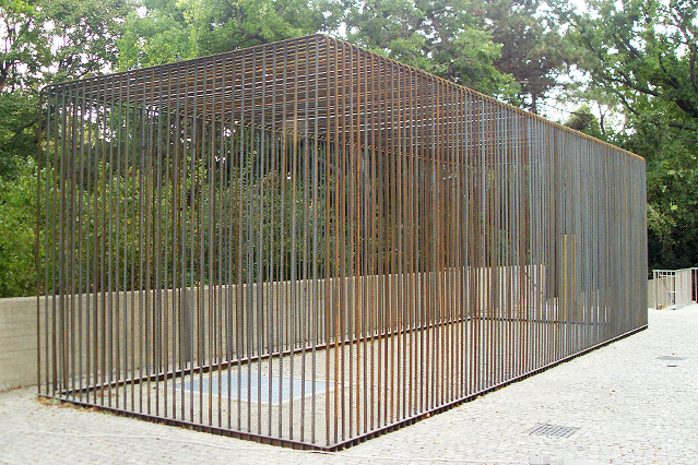 © Belvedere Wien Würfel aus Metallstäben