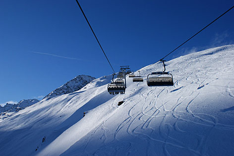 © Fotolia/Chief Mendez Sessellift am Söldner Gletscher