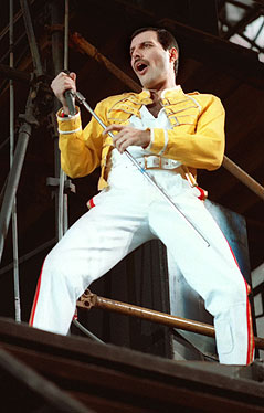 © AP/Marco Arndt Freddie Mercury auf der Bühne