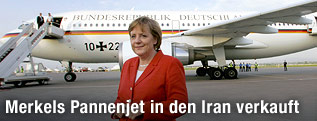 Deutsche Kanzerlin Angela Merkel vor Regierungsflugzeug "Theodore Heuss"