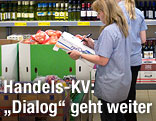 Mitarbeiter eines Supermarktes