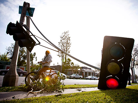 © AP/Bret Hartman Herabgestürzte Ampel