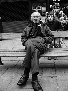 © Sepp Dreissinger Thomas Bernhard am Graben Wien, 1988