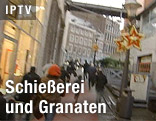 Menschen laufen auf der Straße