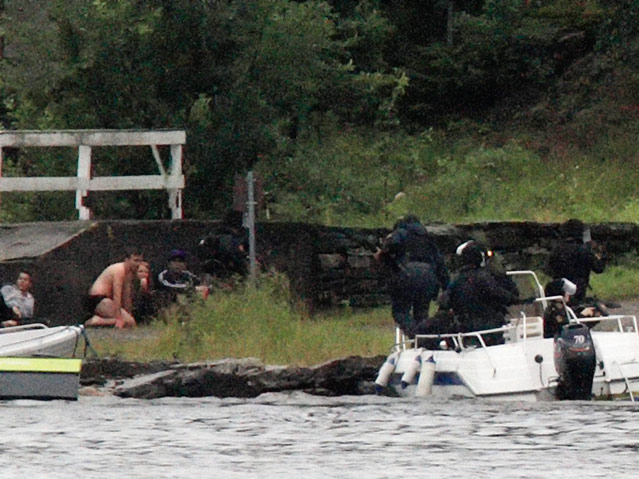 Polizei erreicht die Insel Utoya