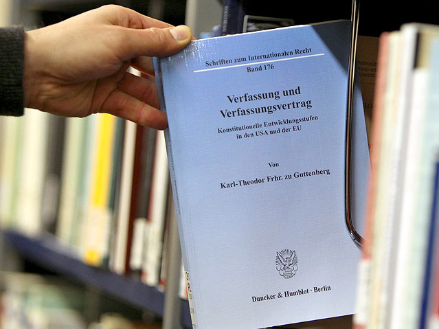 Doktorarbeit des deutschen Ex-Ministers Karl-Theodor zu Guttenberg