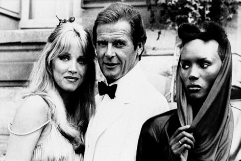 © AP/Alexis Duclos Roger Moore als "James Bond"