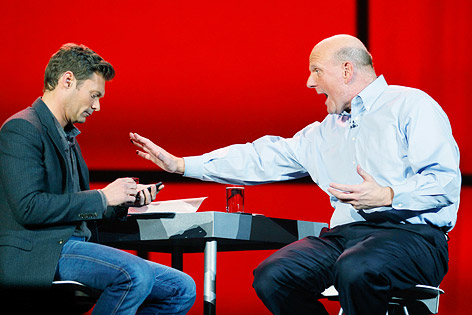 Microsoft CEO Steve Ballmer mit TV-Star Ryan Seacrest