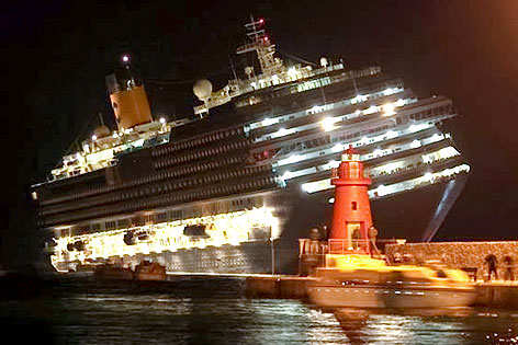 © AP/Giglionews.it/Giorgio Fanciulli Kreuzfahrtschiff "Costa Concordia"