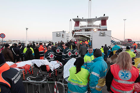 © AP Photo/Gregorio Borgia Rettungsmanschaft nach Schiffsunglück der "Costa Concordia"