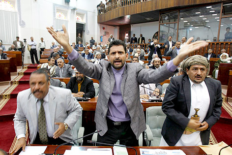 © Reuters Aufruhr im jemenitischen Parlament
