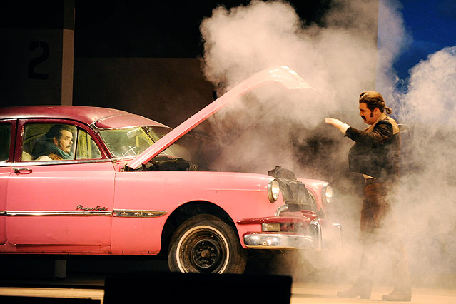 © APA/Herbert P. Oczeret Szene aus "Aufstieg und Fall der Stadt Mahagonny"