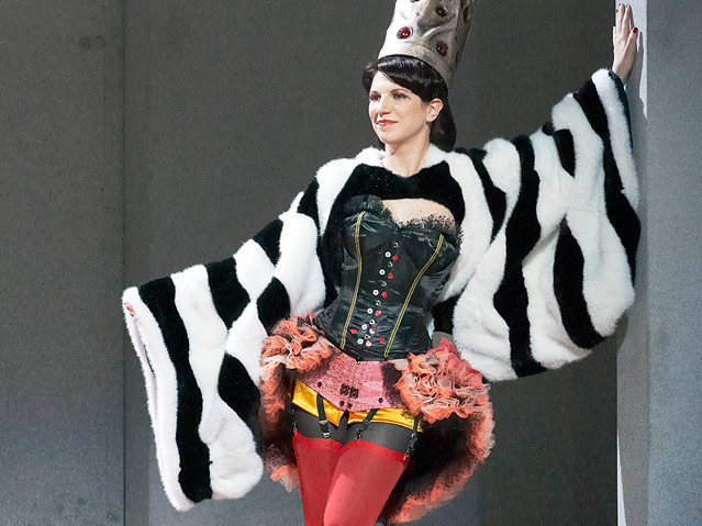 © Wiener Staatsoper/Michael Poehn Szene aus "Aufstieg und Fall der Stadt Mahagonny"