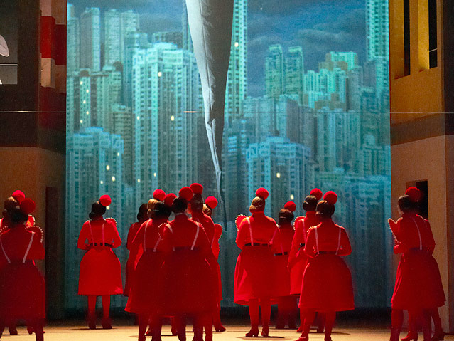 © Wiener Staatsoper/Michael Poehn Szene aus "Aufstieg und Fall der Stadt Mahagonny"