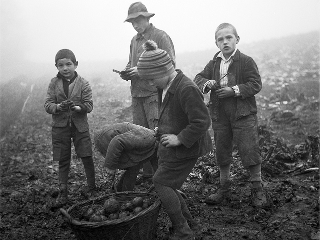 © Kunstmuseum Bern/GKS/Paul Senn Verdingkinder