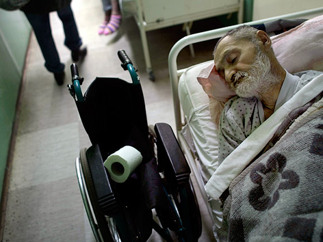 © AP/Marko Drobnjakovic Obdachloser in Notschlafstelle in Belgrad