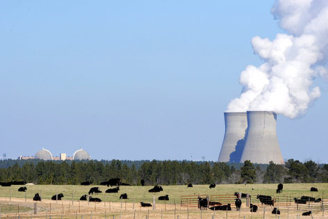 Die Bestehenden Kühltürme des Kernkraftwerks in Vogtle (USA)