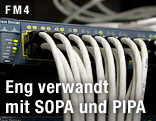 Netzwerkkabel in einem Serverraum