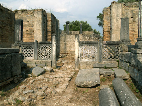 © Hans Rupprecht Goette Ruinen des antiken Olympia