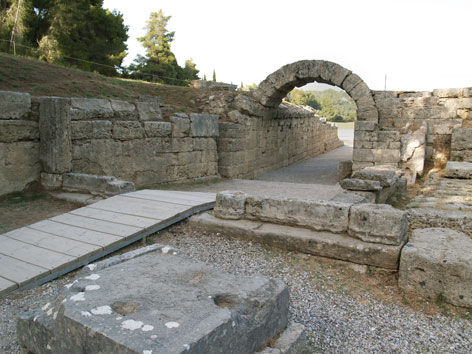 © Hans Rupprecht Goette Ruinen des antiken Olympia