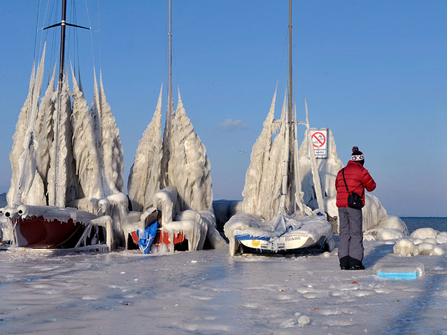 © AP/Martial Trezzini Vereiste Boote am Genfer See